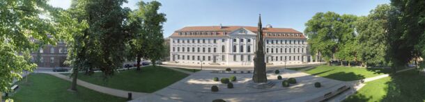 Panorama-Motiv: Unihauptgebäude und Rubenowplatz - Motivnummer: pk-hgw-04